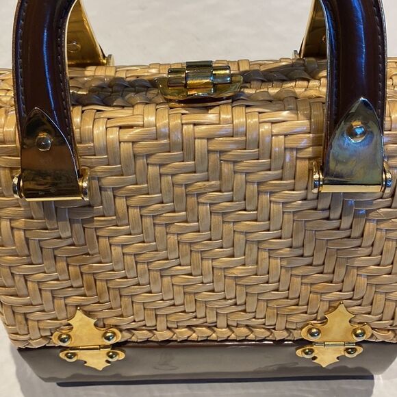 Crown Lewis Vintage basket weave purse lacquered straw bucket with gold hardware - Picture 3 of 11